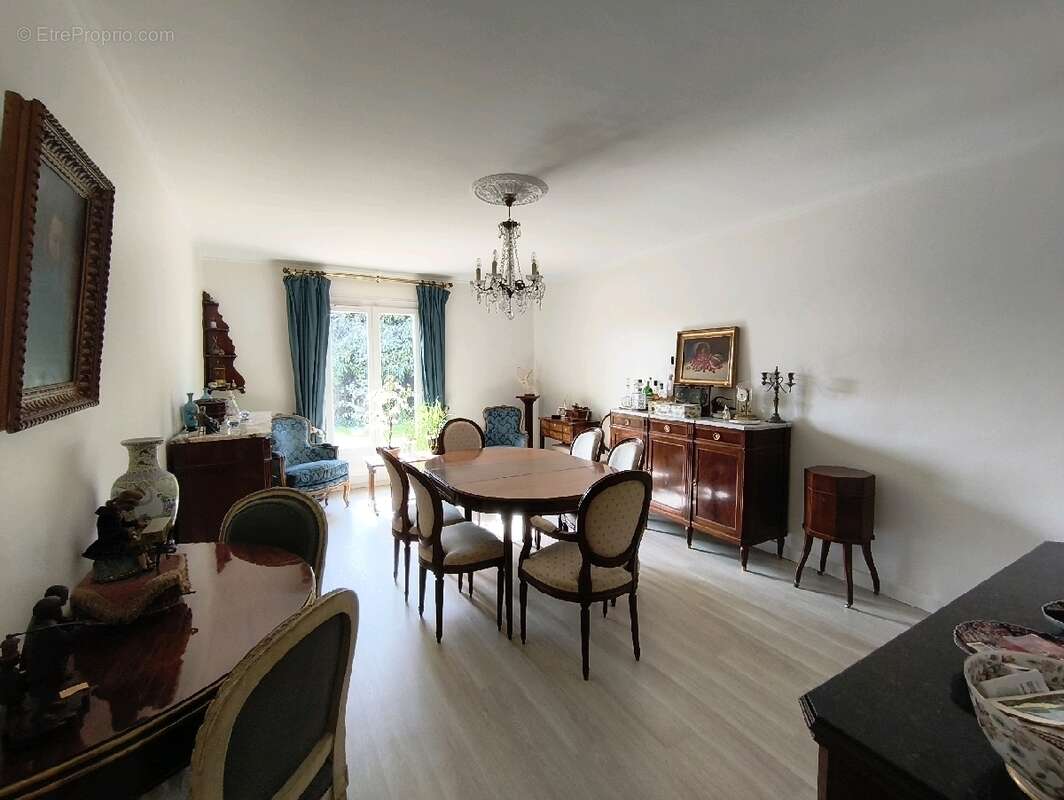 Maison à NESLES-LA-VALLEE