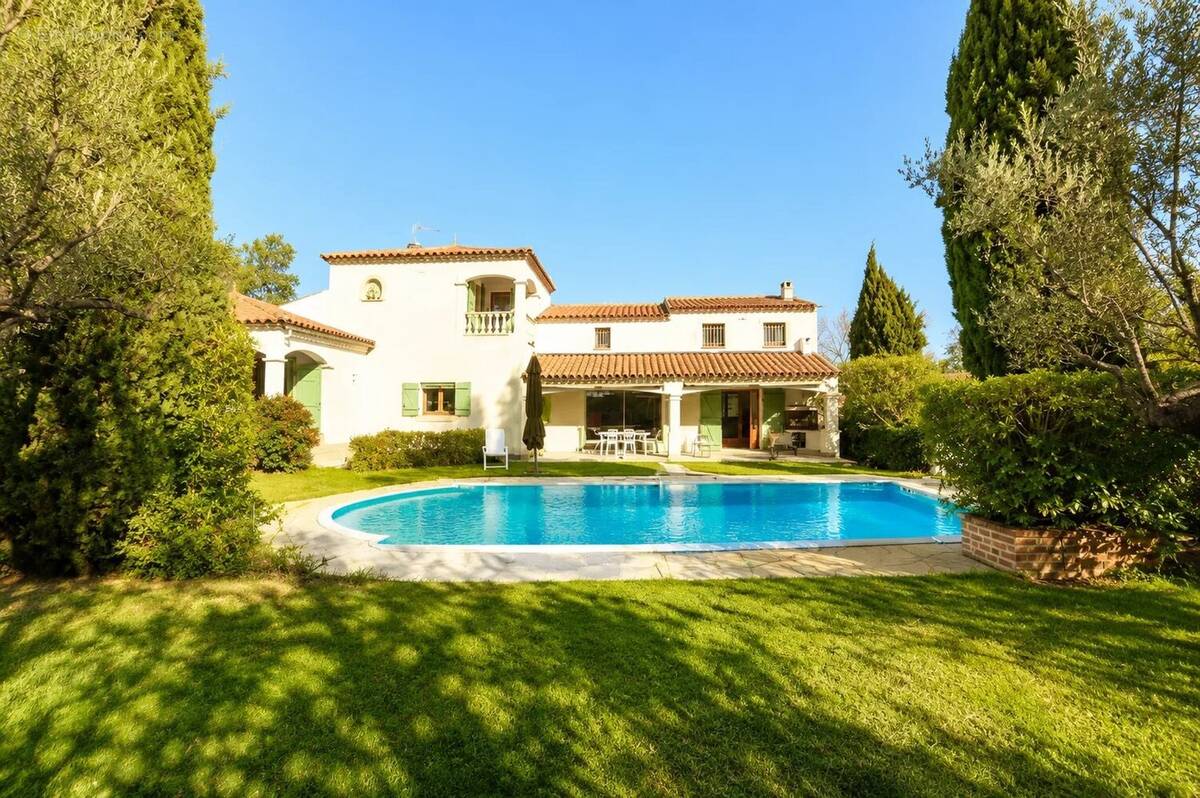 Maison à COMBAILLAUX