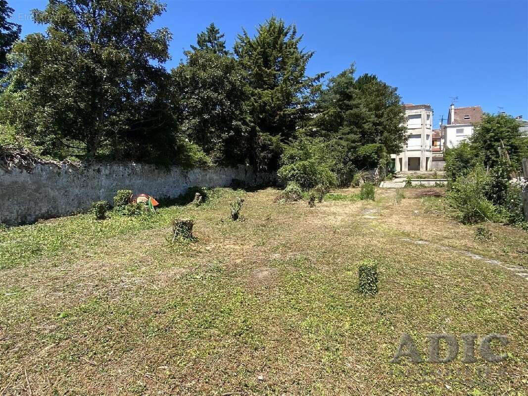 Terrain 863 m² à Dammartin-En-Goele  - photo 3