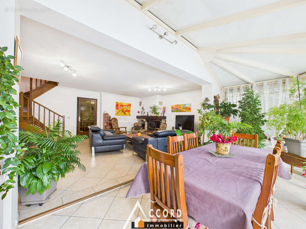 Maison à SARTROUVILLE