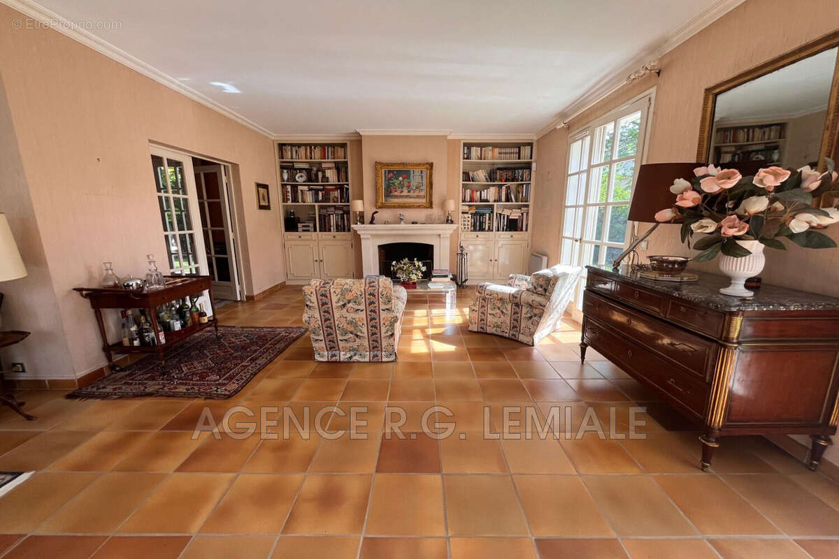 Maison à MAISONS-LAFFITTE
