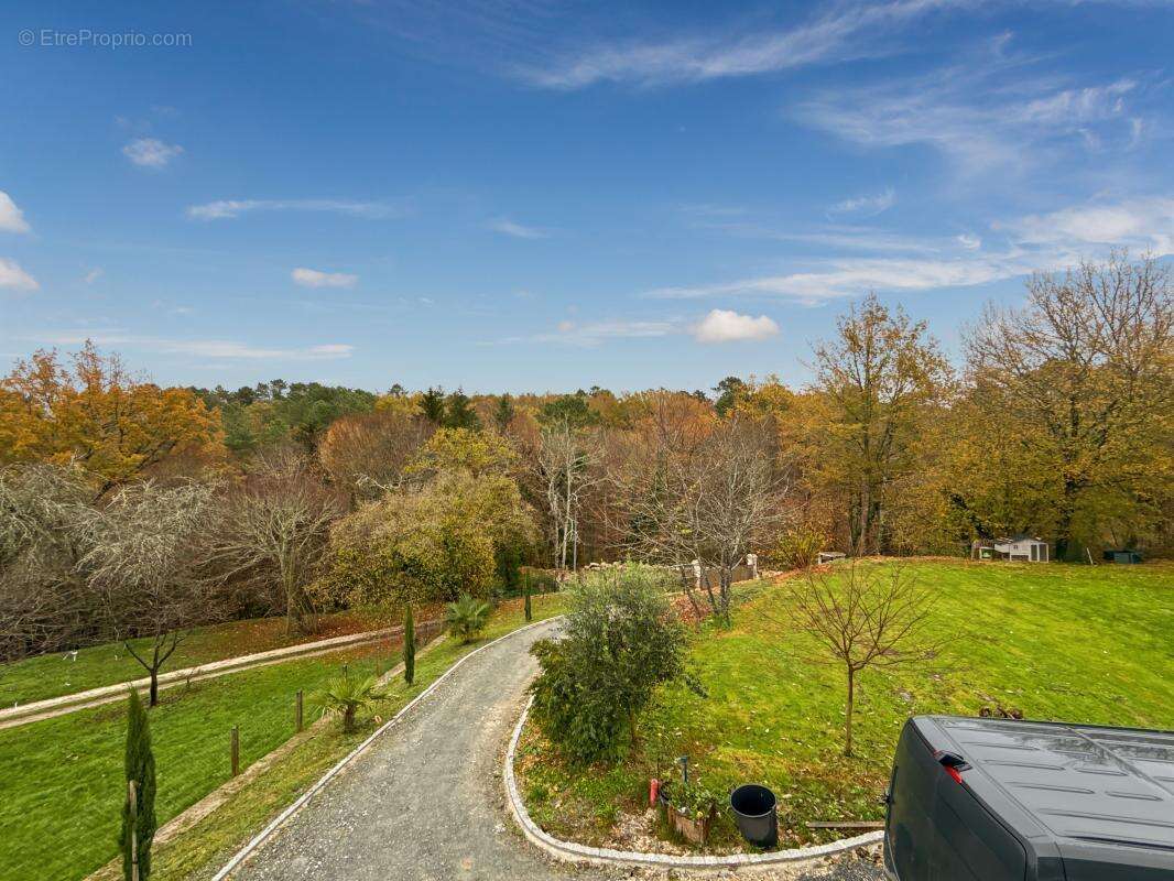 Maison à CHATEAU-L&#039;EVEQUE