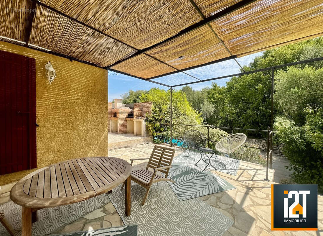 Maison 122 m² à Sainte-Anastasie  - photo 6