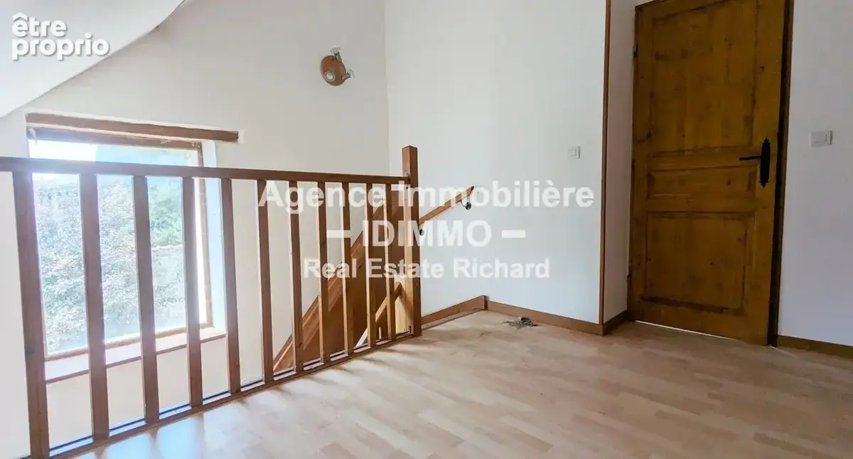 A vendre Ensemble immobilier avec deux maisons indépendantes sur 964 m2 - photo 16