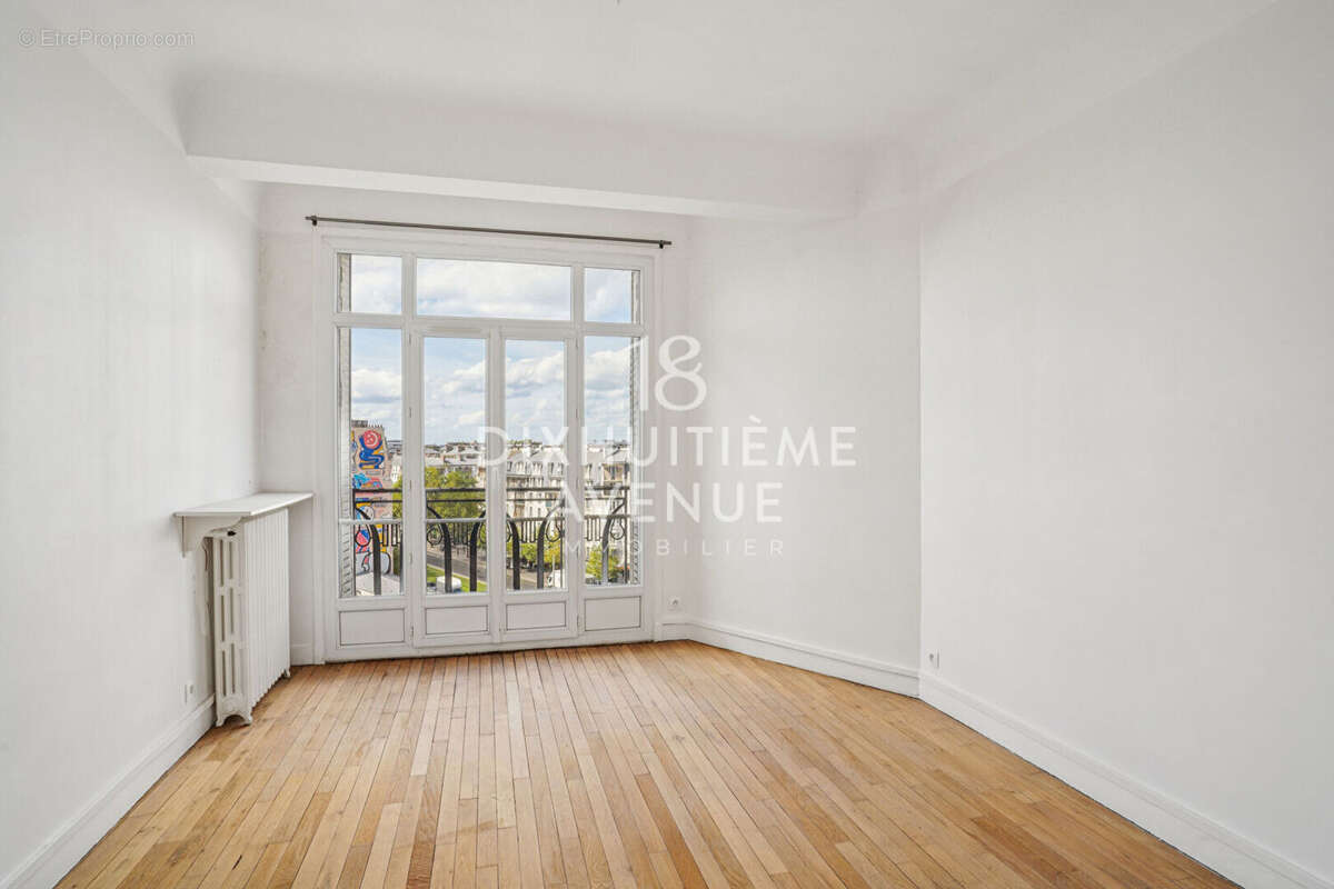 Appartement à PARIS-18E