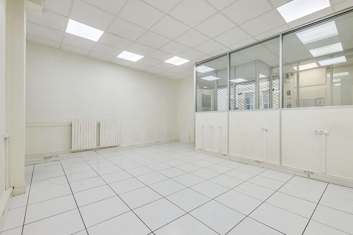 Commerce à PARIS-20E