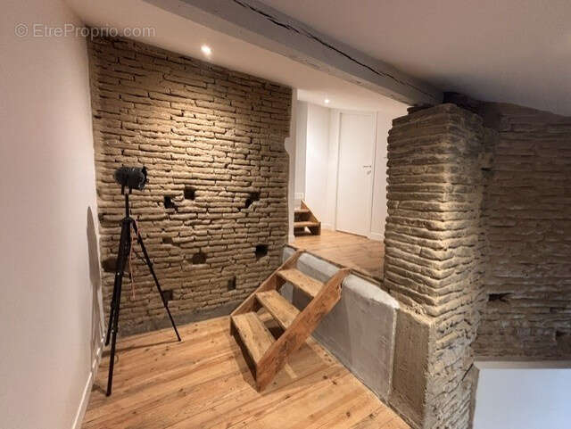 A deux pas du centre, très jolie rénovation, de cette maison de village de type 5 - photo 2