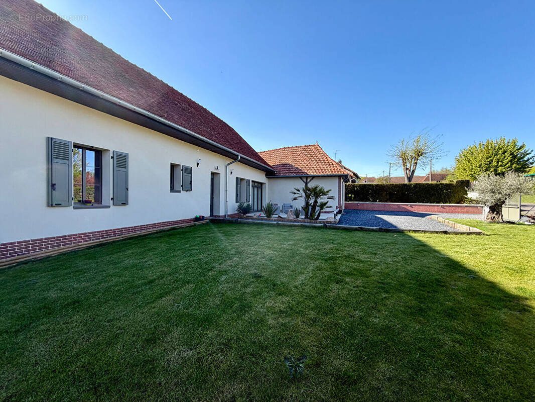 Maison à MONTGUEUX