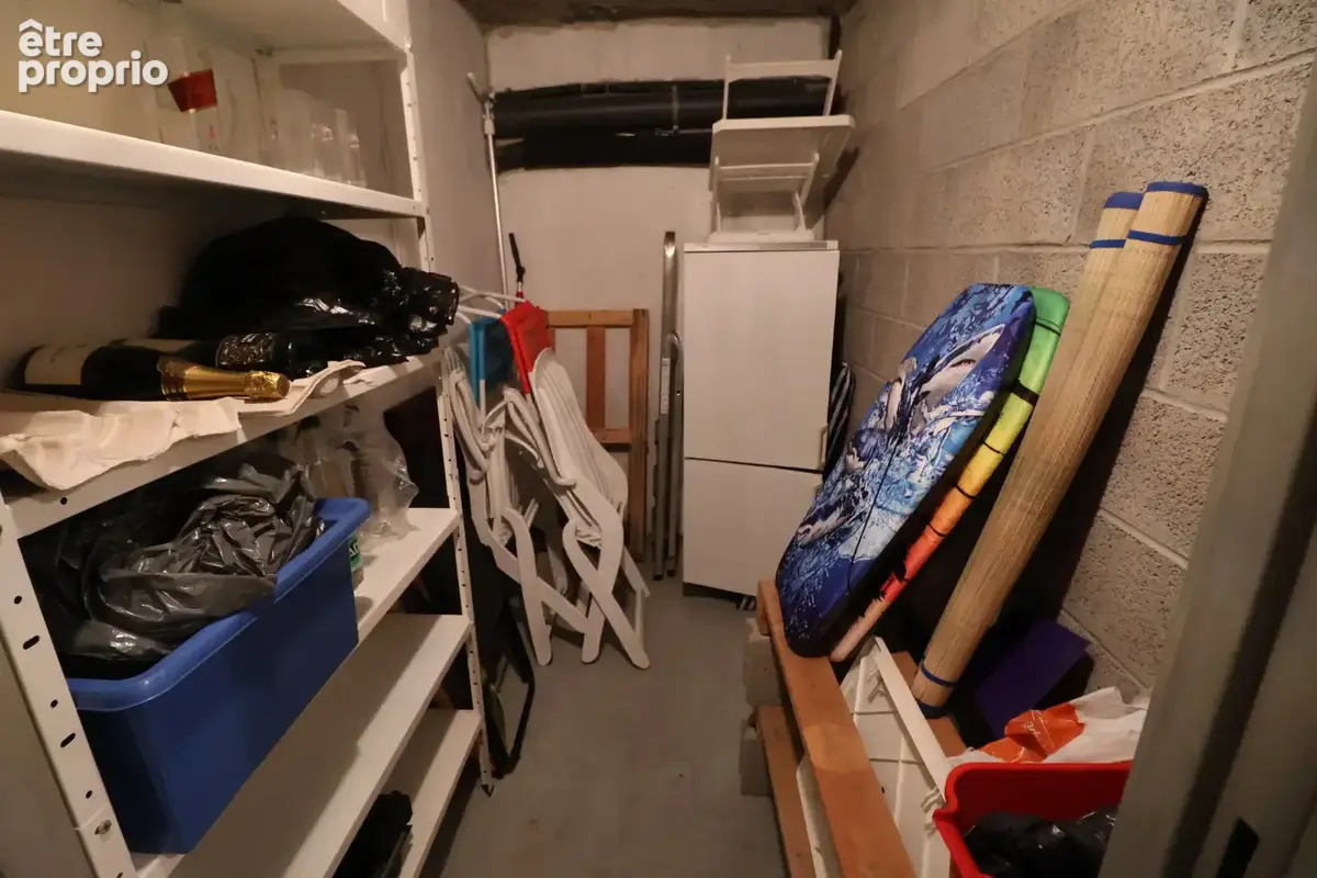 Très rare au pied de l'Eglise, superbe 2 pièces cabine avec balcon plein sud cave et garage - photo 11