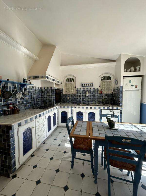 Maison à LE REVEST-LES-EAUX