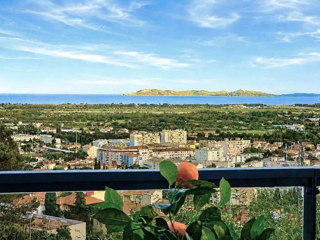 Appartement à HYERES