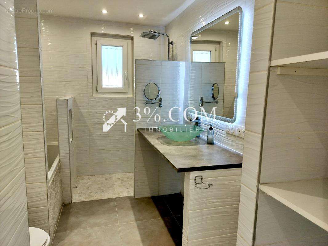 Maison à GRANGES-LES-BEAUMONT