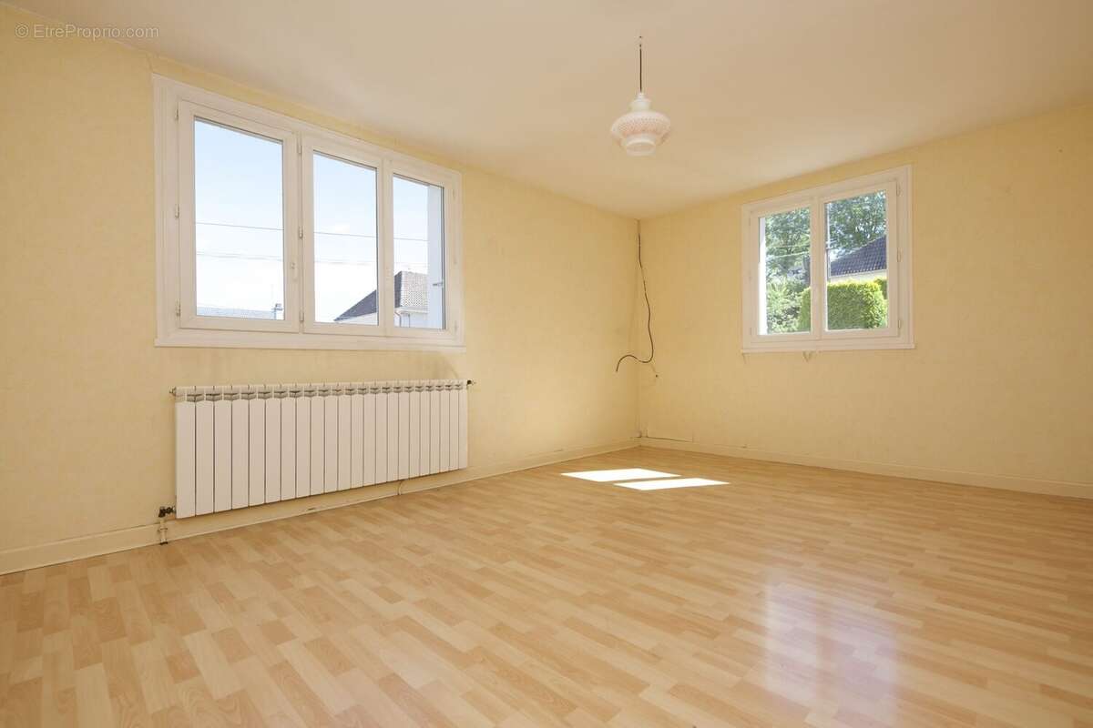 Maison 85 m² à Mauriac  - photo 9