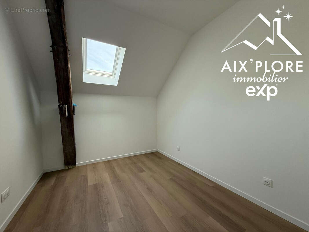 Appartement à YENNE