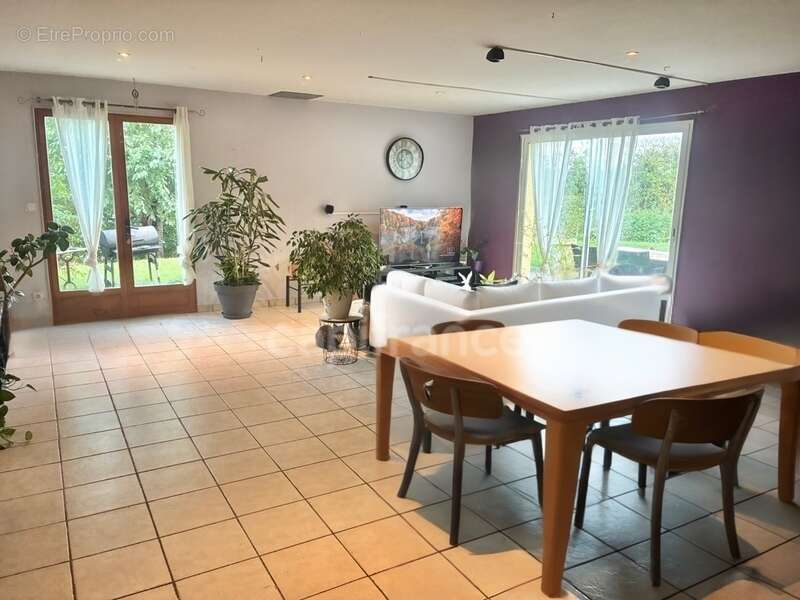 Maison à MARAIS-VERNIER