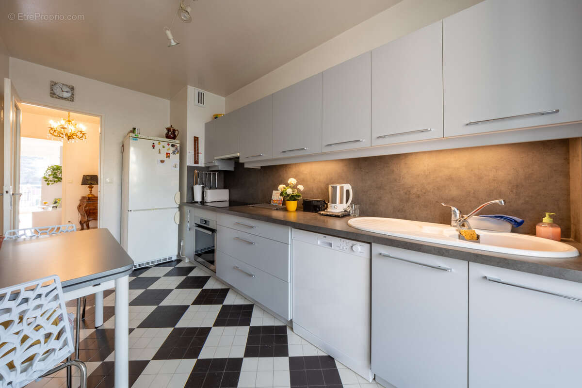 Appartement à SAINT-ETIENNE