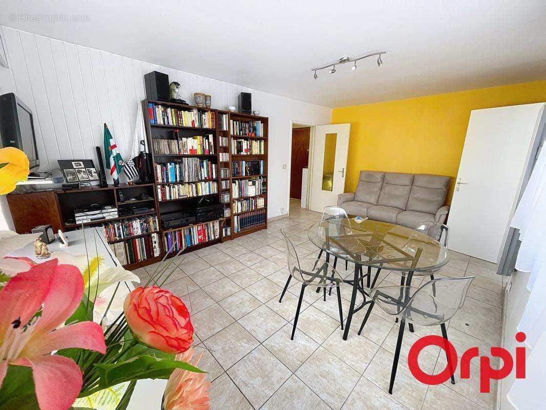 Appartement à MARSEILLE-10E