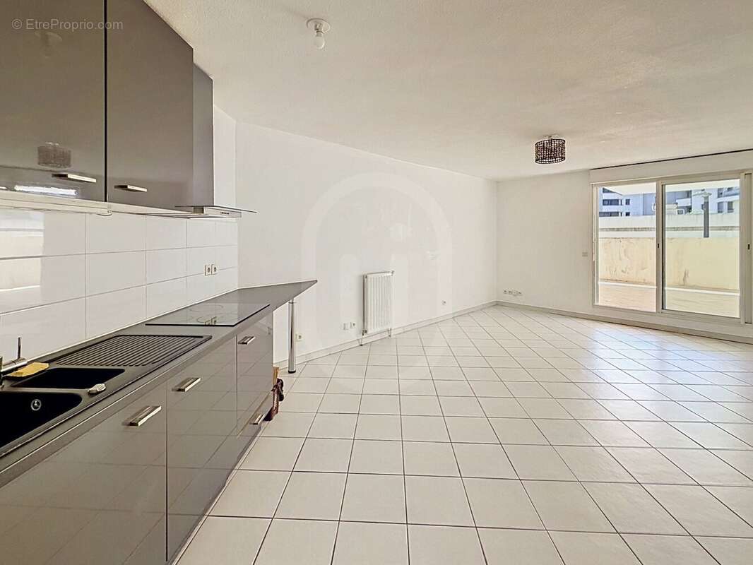 Montpellier - port marianne - t2 - grande terrasse de 30m² - parking sous sol - photo 2