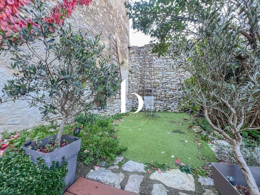Maison 110 m² à Lussan  - photo 7