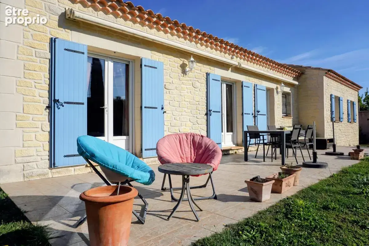 Rochefort du Gard - Maison À Vendre - Plain pied - 3 chambres - Piscine - Garage - photo 1