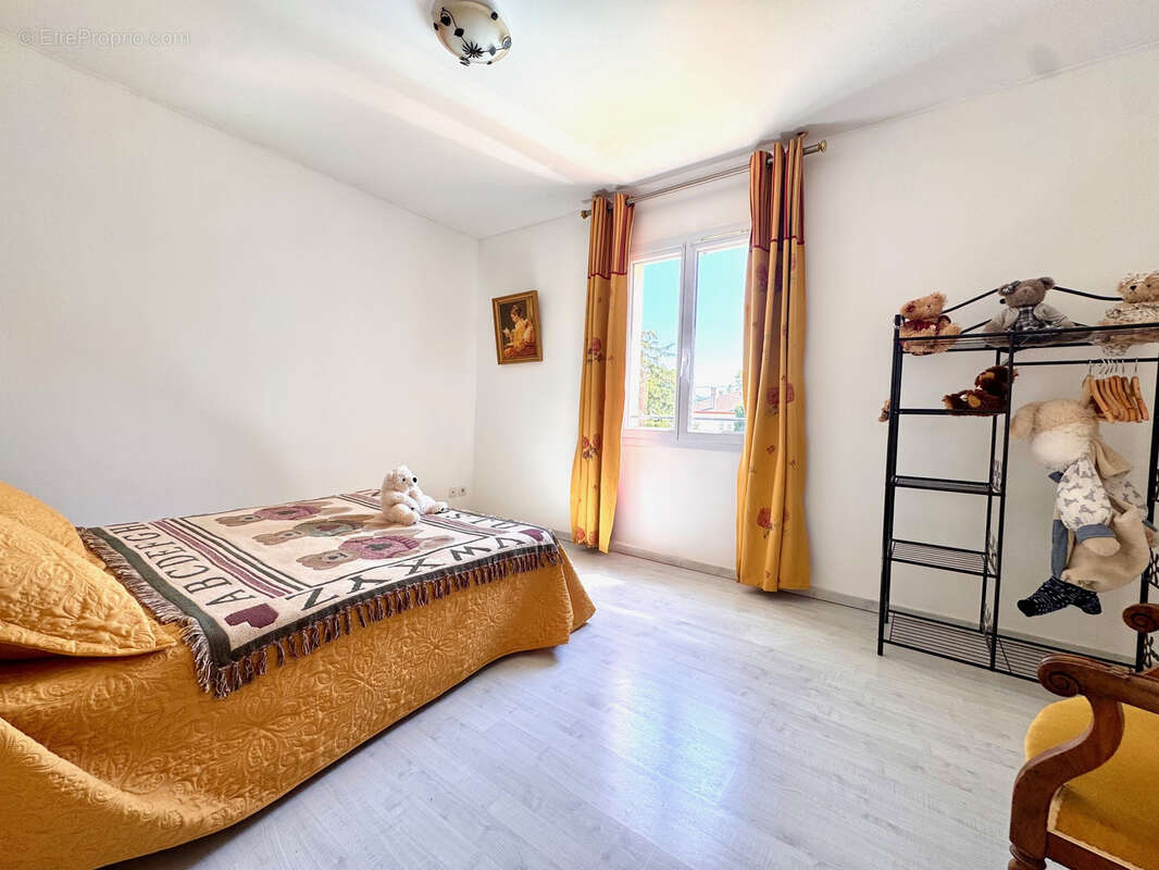 Maison à VALREAS