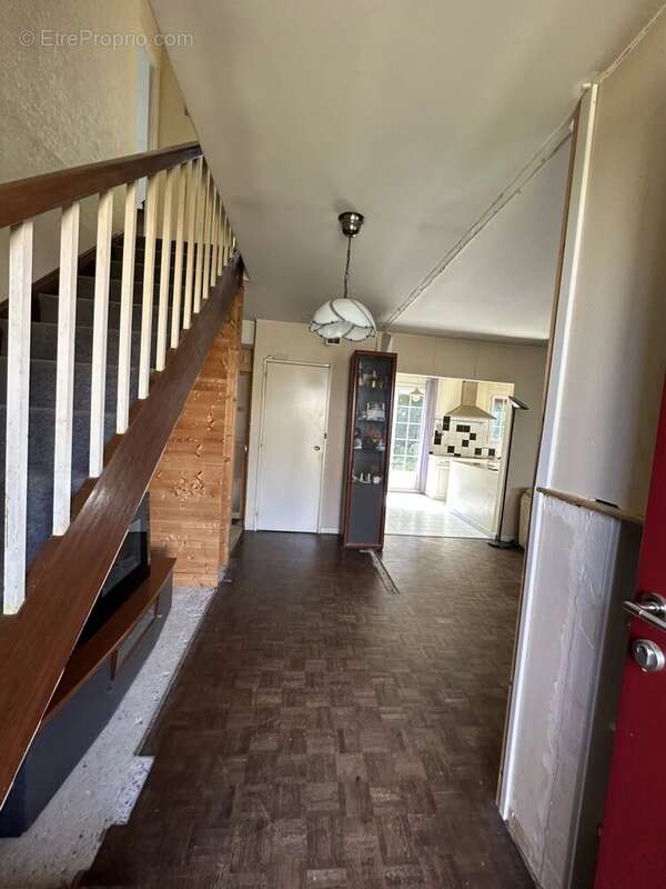 Maison à LE MESNIL-SAINT-DENIS