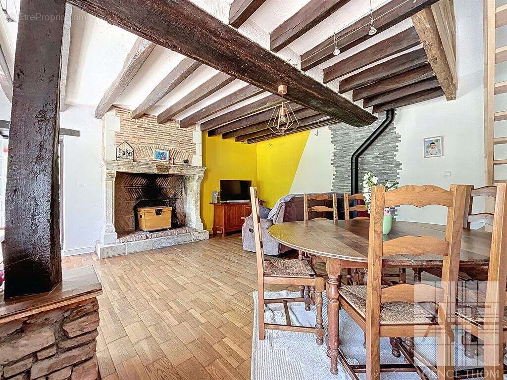 Maison à TORCE-VIVIERS-EN-CHARNIE