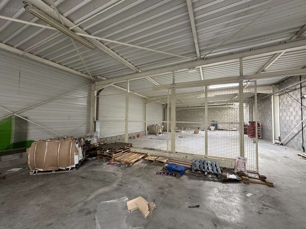 Commerce à BEAUVILLIERS