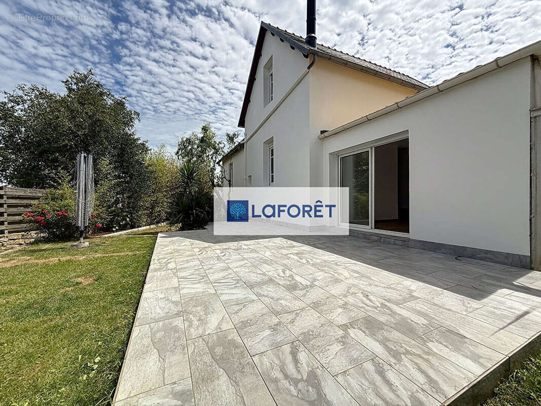 Maison à PLOUGONVELIN