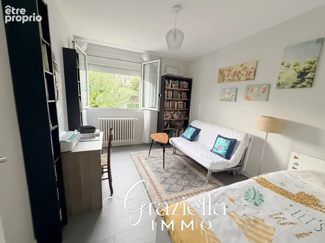Maison familiale rénovée avec piscine sur parcelle de 978 m2 - photo 9