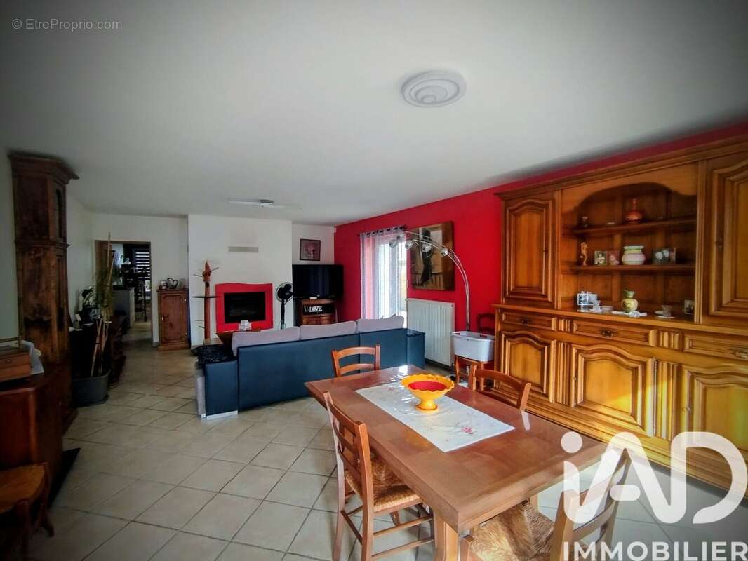 Maison 144 m² à Calonges  - photo 4