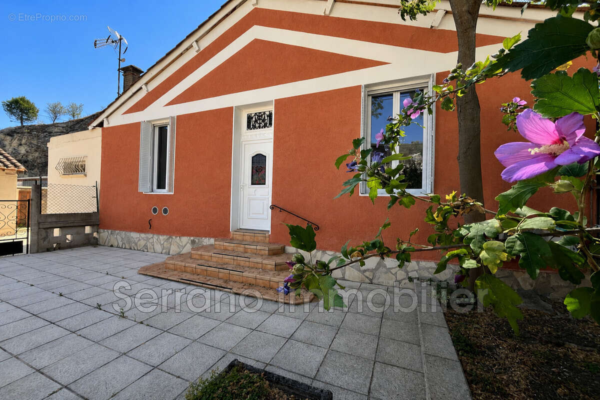 Maison 103 m² à Beaucaire  - photo 2