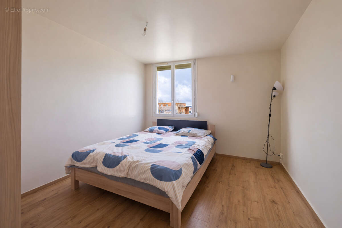 Appartement à COULAINES