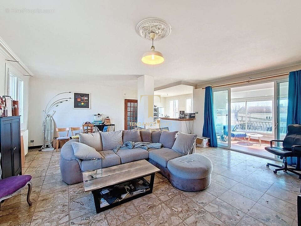 Commerce à CARCASSONNE