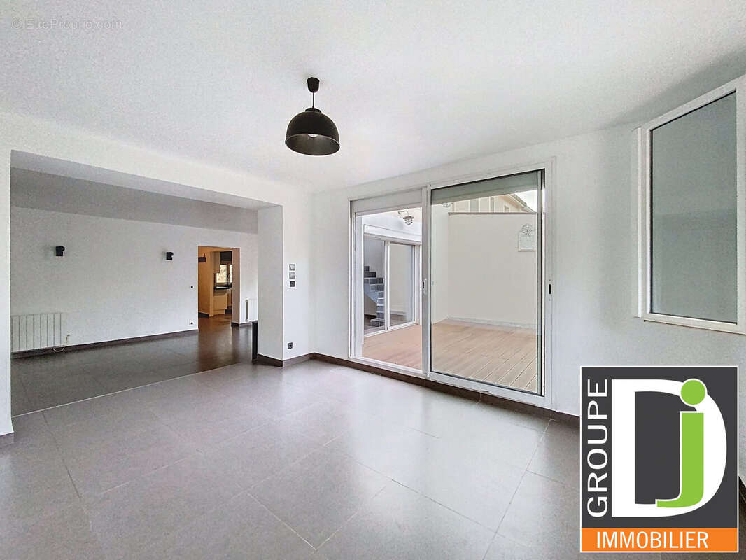 Maison à BOURG-LES-VALENCE