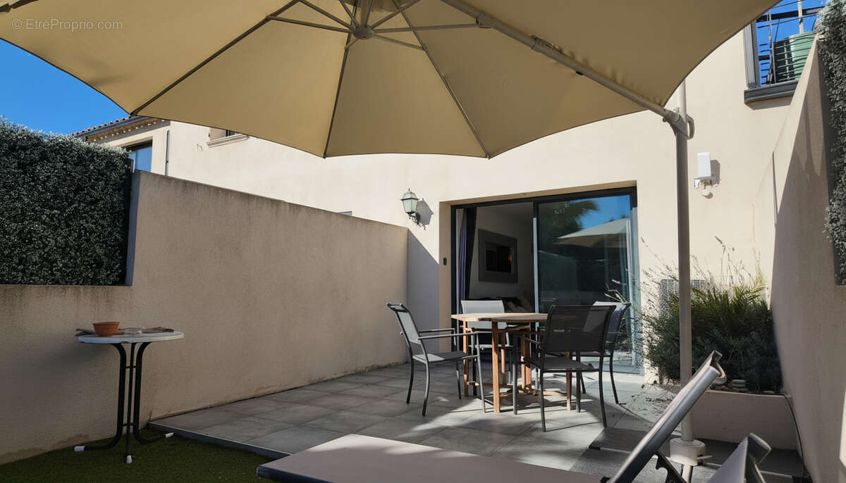 Appartement à ROQUEBRUNE-SUR-ARGENS