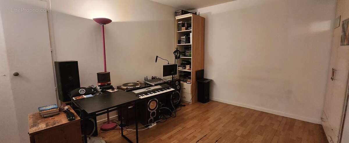 Appartement à PARIS-19E