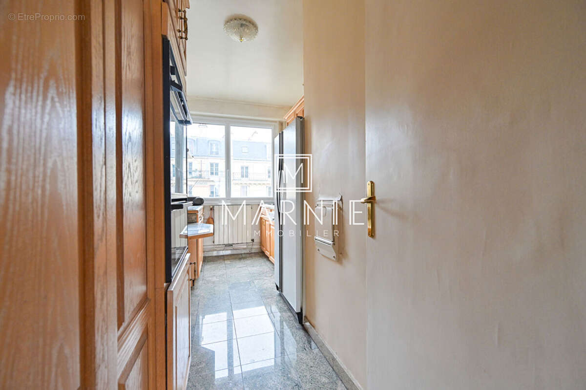 Appartement à PARIS-16E