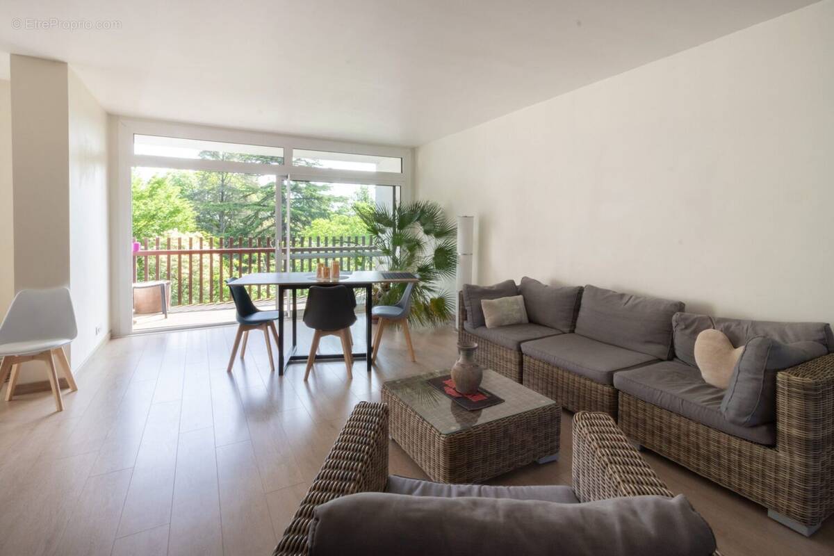 Appartement à VILLENAVE-D'ORNON