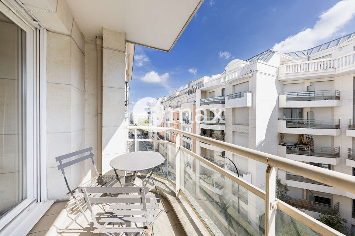 Appartement à LEVALLOIS-PERRET
