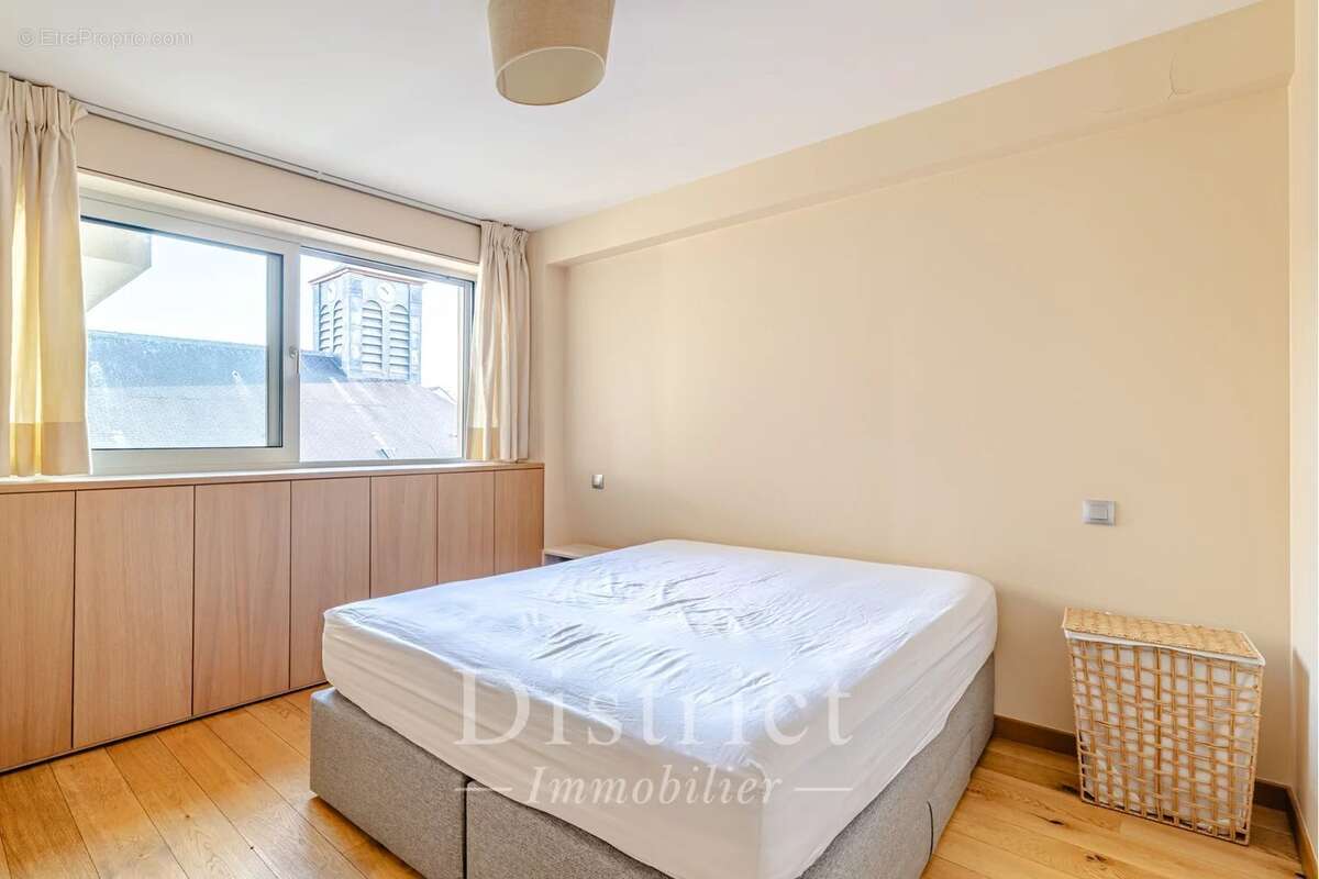 Appartement à PARIS-7E