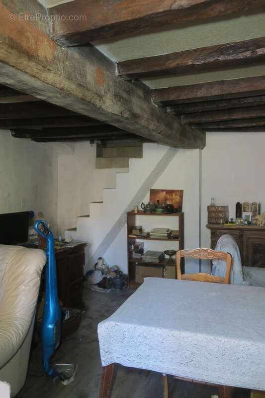 Appartement à MARINGUES