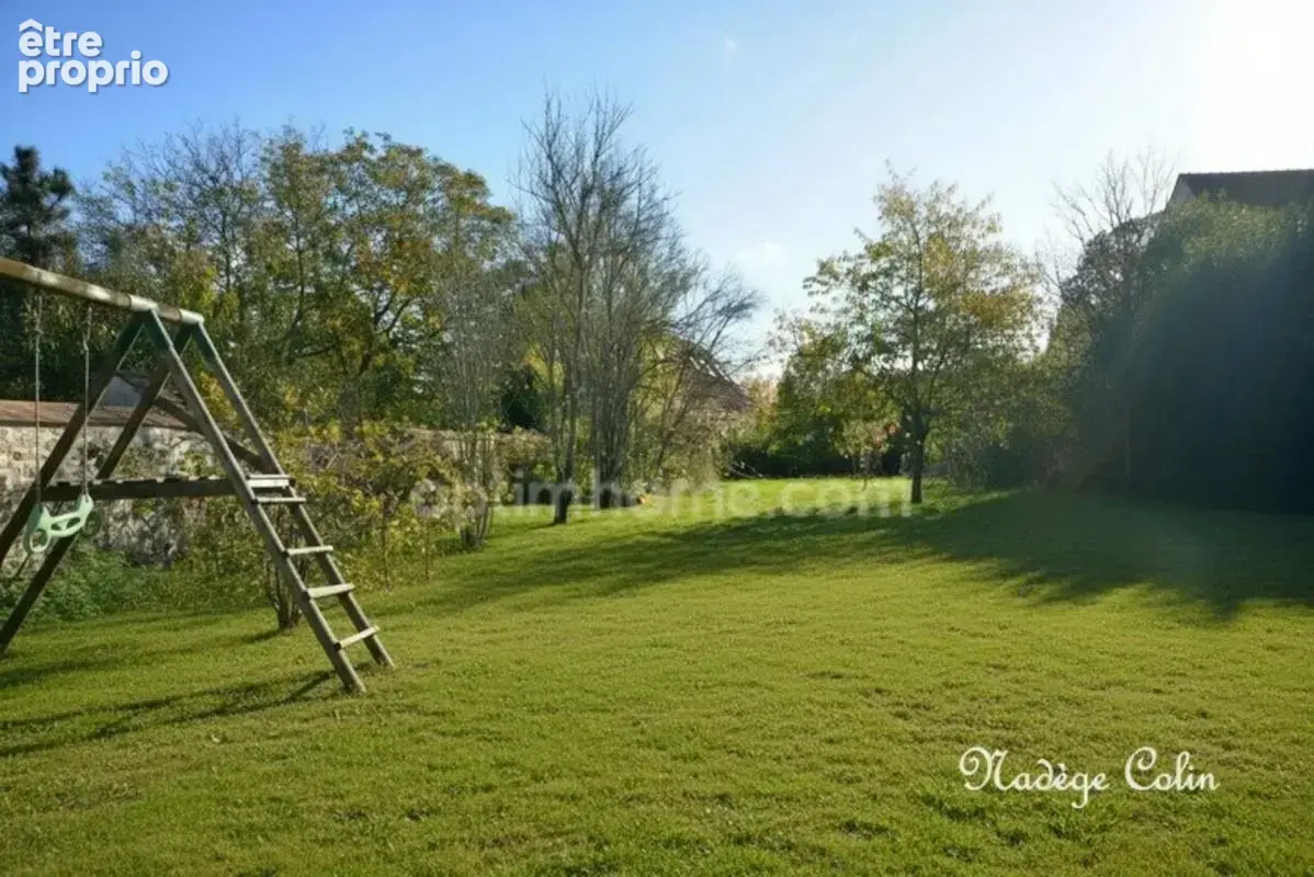 Terrain à MAGNY-LES-HAMEAUX