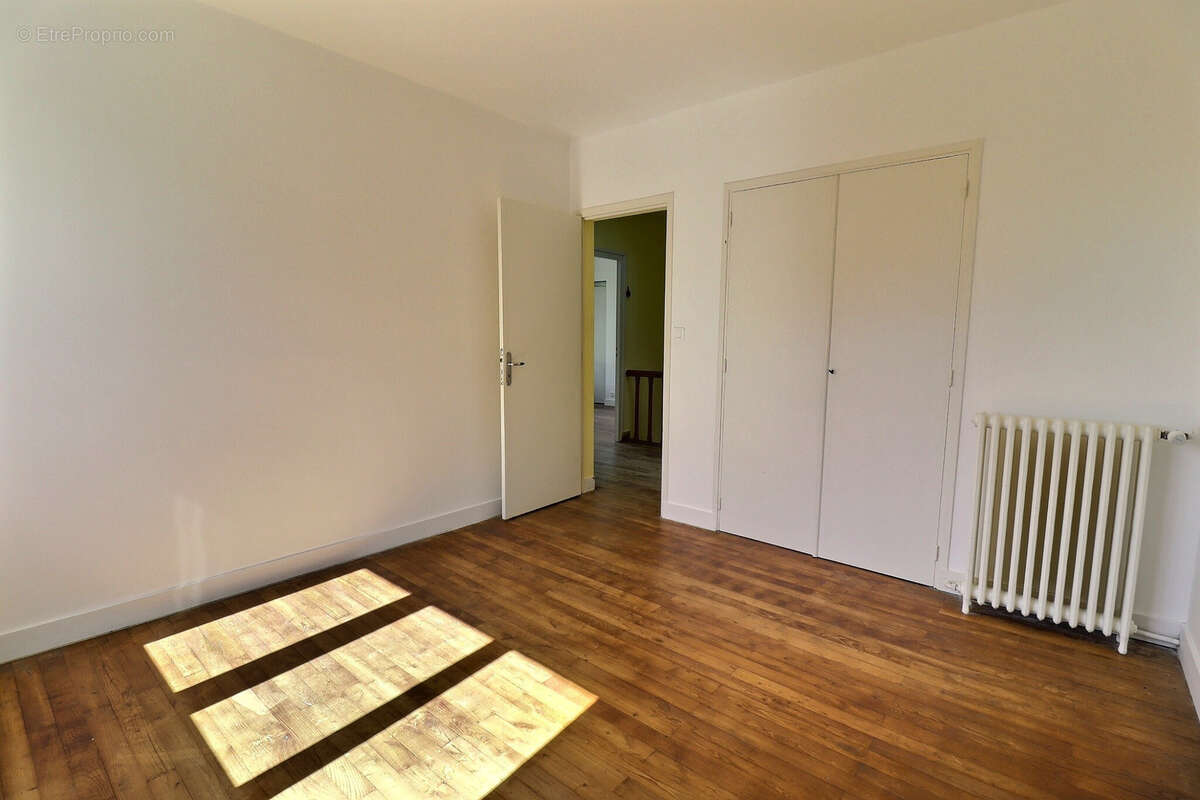Maison de 102m2 en vente 185000 € à Surgères (17) - photo 5