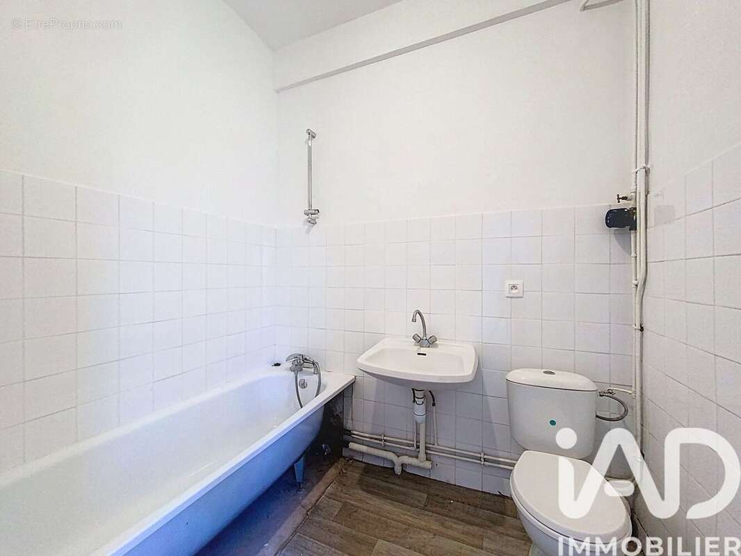 Photo 6 - Appartement à DECINES-CHARPIEU