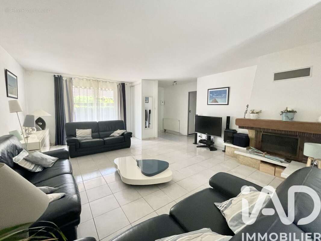 Photo 2 - Maison à ETIOLLES