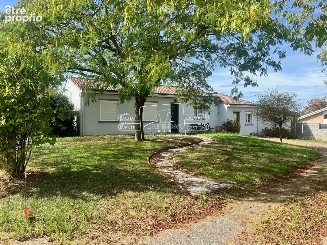 Maison à LA CHAPELLE-BASSE-MER