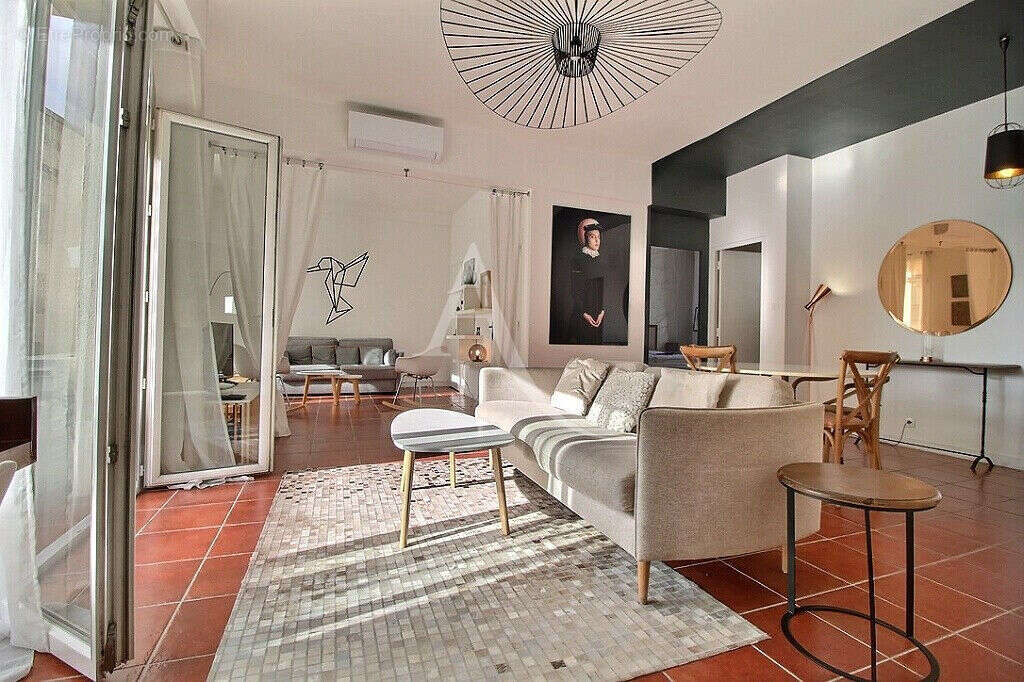 Appartement à MARSEILLE-2E