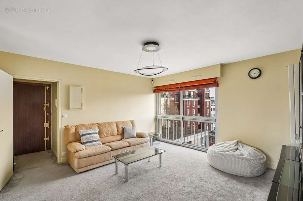 Appartement à NEUILLY-SUR-SEINE