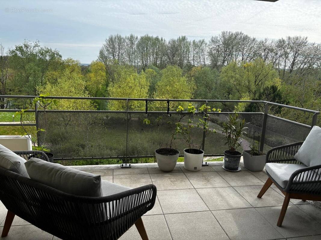 Appartement à HARDRICOURT